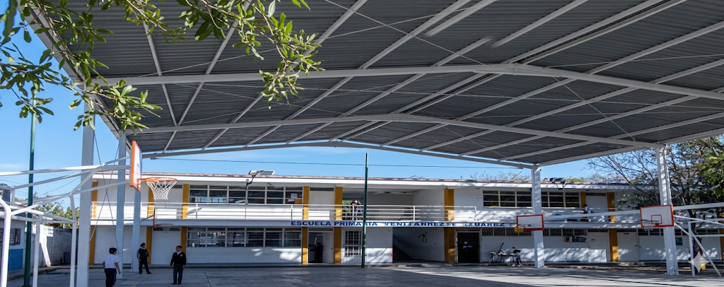 Manos a las Escuelas